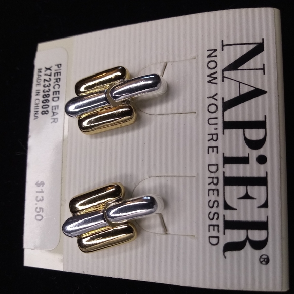 Nwot Napier two tone pierced earrings - Picture 5 of 8